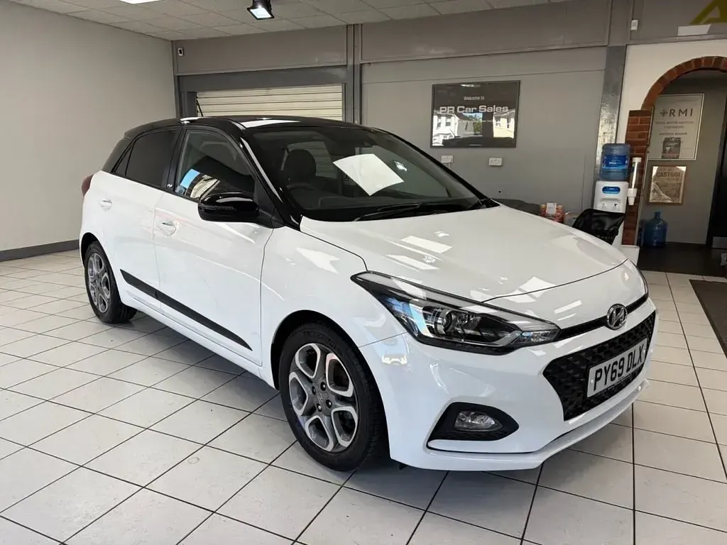 Używany Hyundai i20 84 KM (61 kW) 2020 Biały Hatchback
