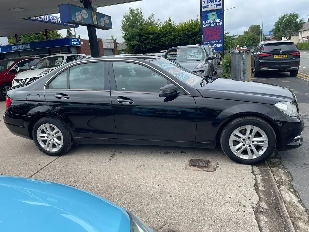 Used Mercedes C200 Executive 2013 Black Sedan