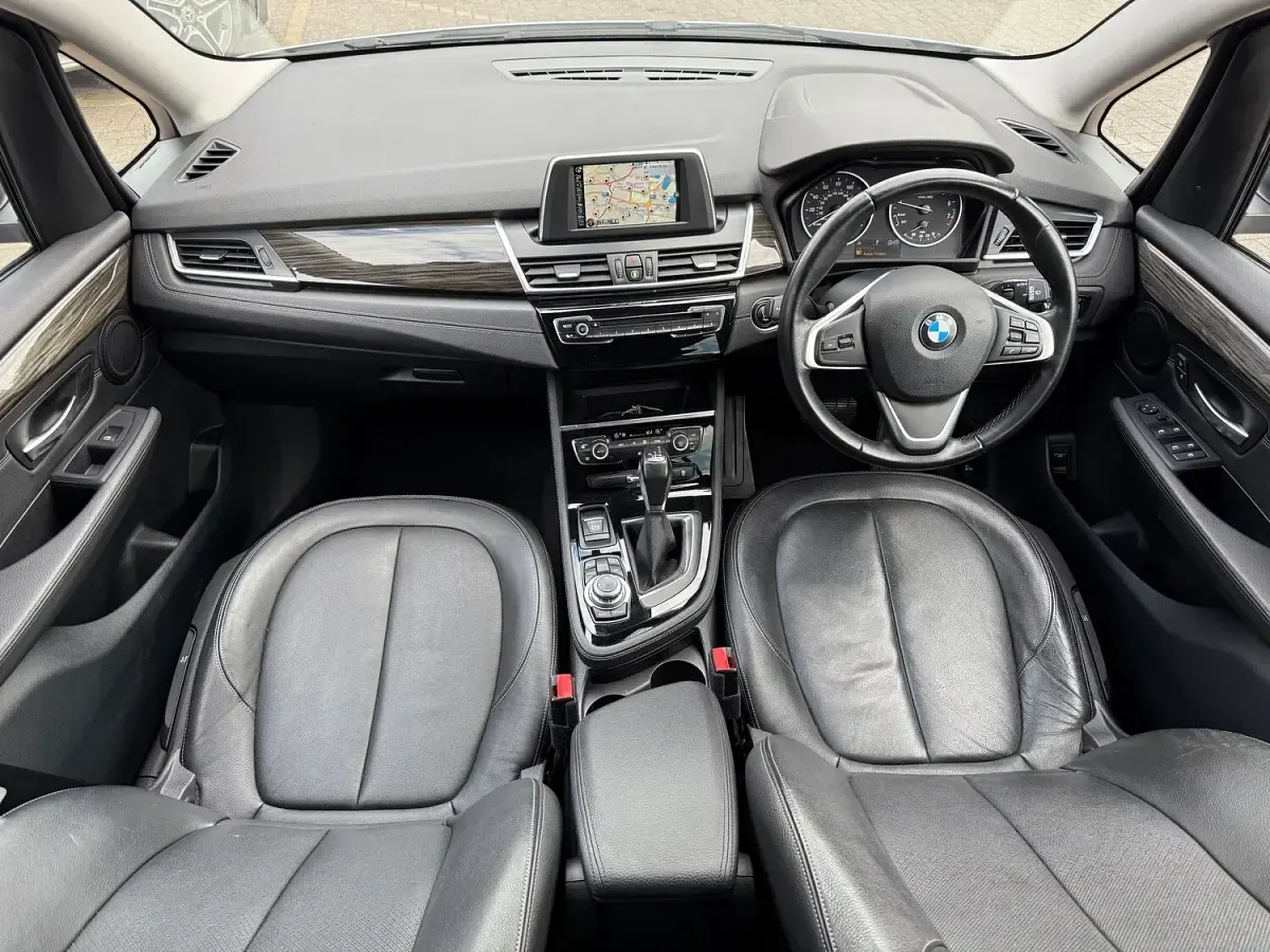 Używany BMW 218 Luxury Line 136 KM (100 kW) 2016 Srebrny Kombi