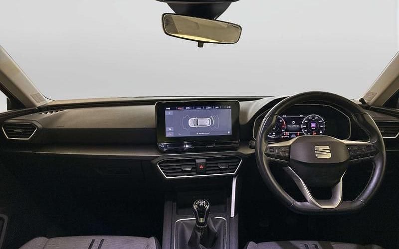 Begagnad Seat Leon SE Dynamic 116 HK (85 kW) 2023 Grå Kombi
