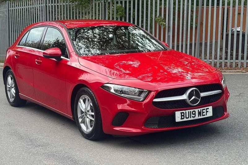 Used Mercedes A180 SE 116 HP (85 kW) 2019 Red Hatchback