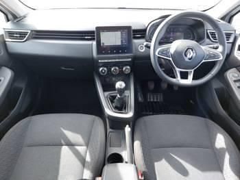 Used Renault Clio V Evolution 90 HP (66 kW) 2023 White Hatchback