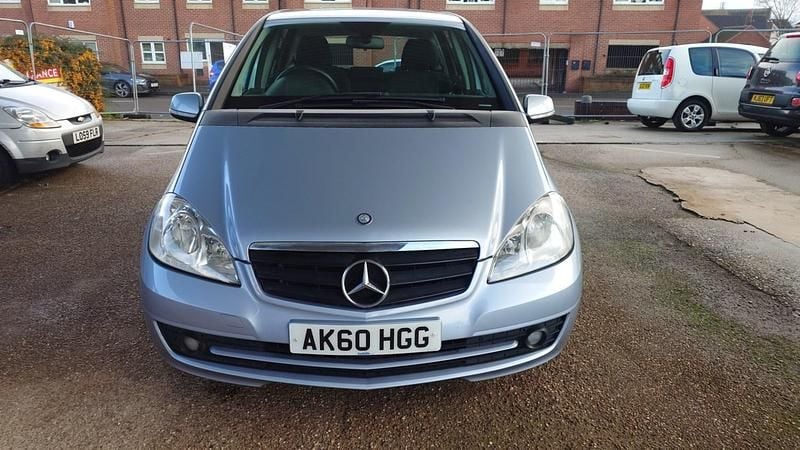 Used Mercedes A160 Classic 95 HP (69 kW) 2010 Blue Hatchback