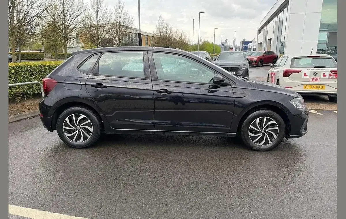 Used VW Polo Life 95 HP (69 kW) 2023 Black Hatchback