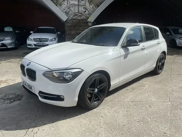 Used BMW 116 Sport Line 136 HP (100 kW) 2014 White Hatchback
