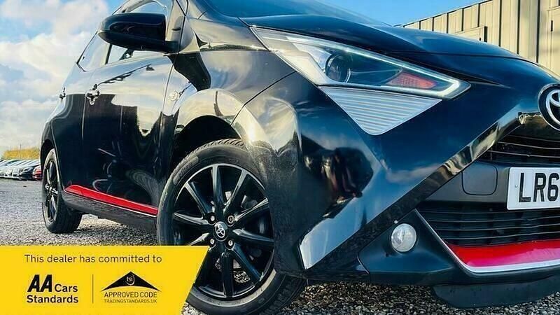Used Toyota Aygo x-press 71 HP (52 kW) 2018 Black Hatchback