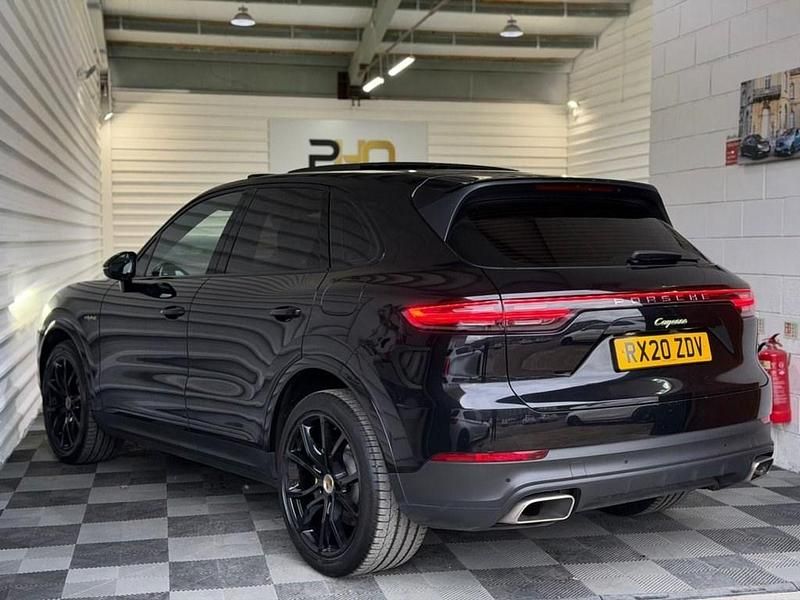 Used Porsche Cayenne 462 HP (339 kW) 2020 Black SUV