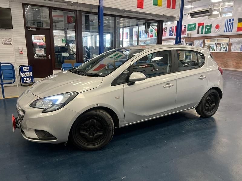Used Vauxhall Corsa Design Edition 95 HP (69 kW) 2016 Silver Hatchback
