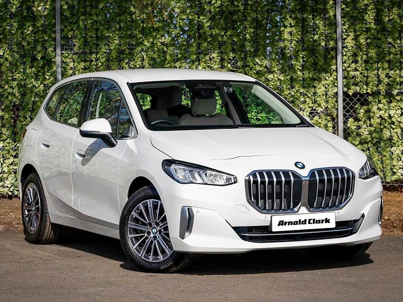 Used BMW 220 Luxury Line 156 HP (114 kW) 2024 White Hatchback