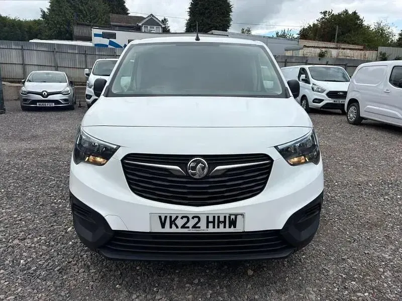Used Vauxhall Combo 100 HP (73 kW) 2022 White MPV