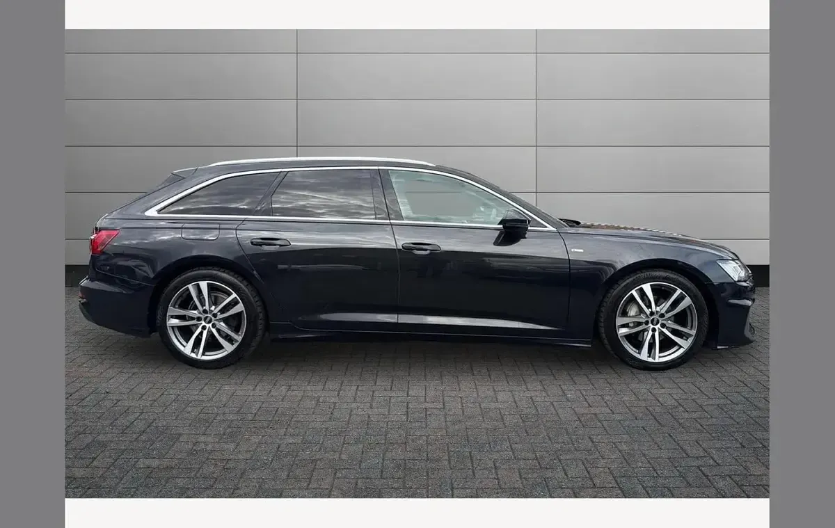Used Audi A6 S-Line 204 HP (150 kW) 2021 Customised paint Estate