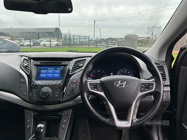 Used Hyundai i40 Premium 136 HP (100 kW) 2015 Black Estate
