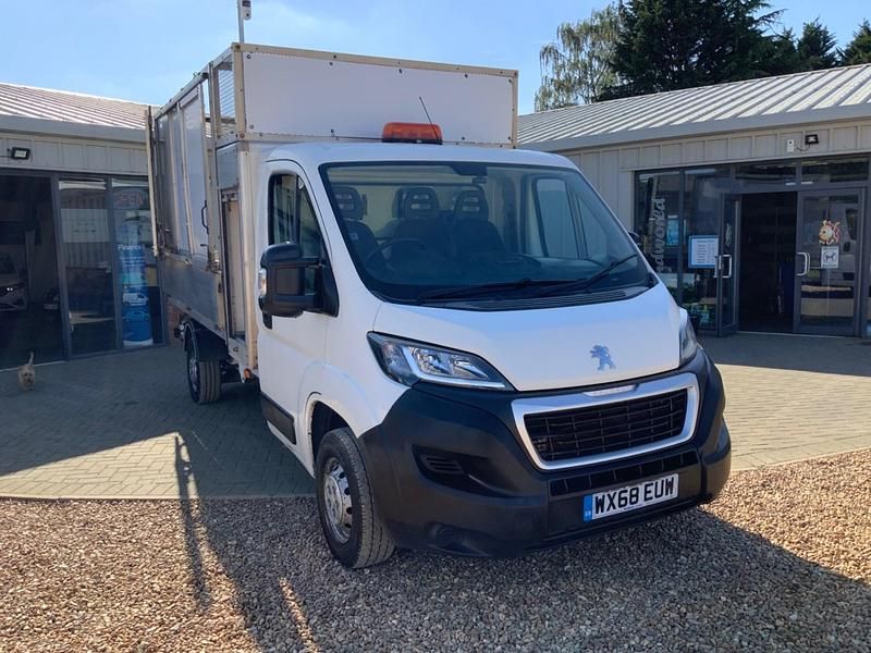 Used Peugeot Boxer 130 HP (95 kW) 2018 White Van