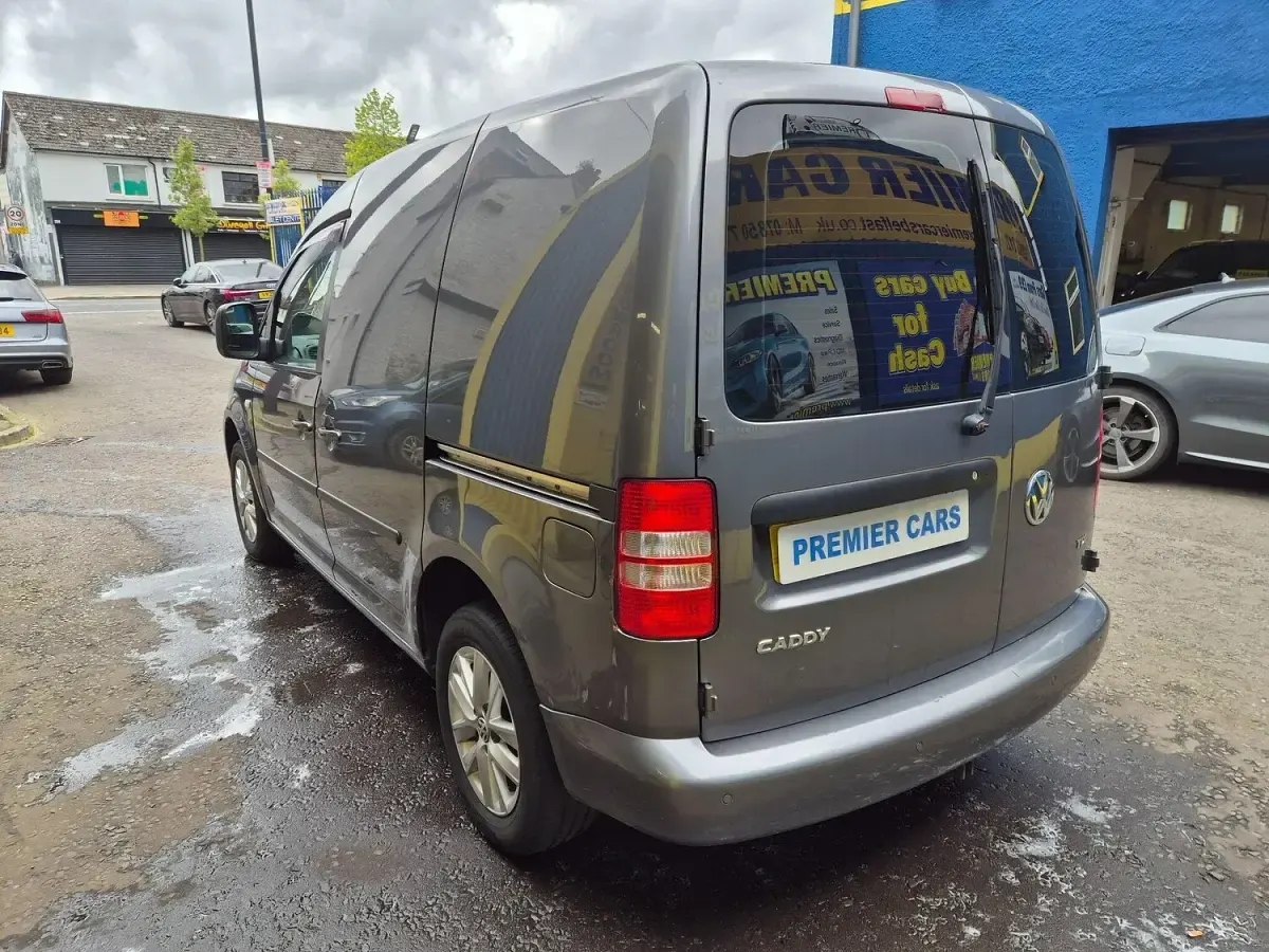 Used VW Caddy Highline 102 HP (75 kW) 2014 Grey MPV