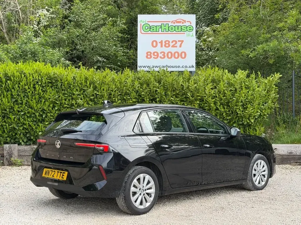 Used Vauxhall Astra Design Edition 130 HP (95 kW) 2022 Black Hatchback