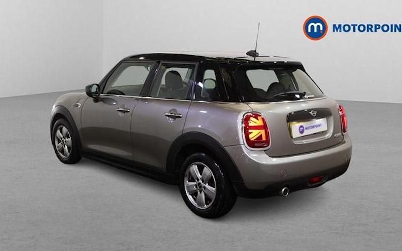 Used Mini Cooper Classic 136 HP (100 kW) 2019 Silver Hatchback