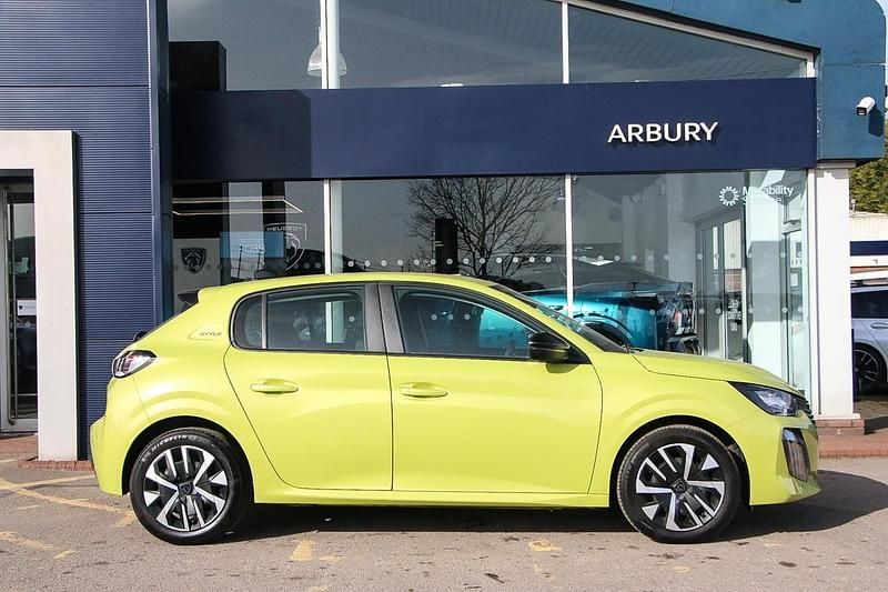Usado Peugeot 208 Style 99 HP (72 kW) 2025 Amarelo Citadino