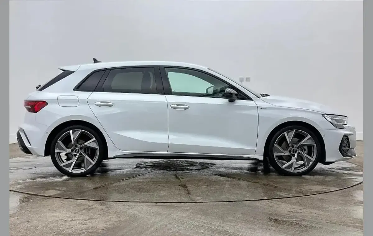 Used Audi A3 Black Edition 147 HP (108 kW) 2025 White Hatchback
