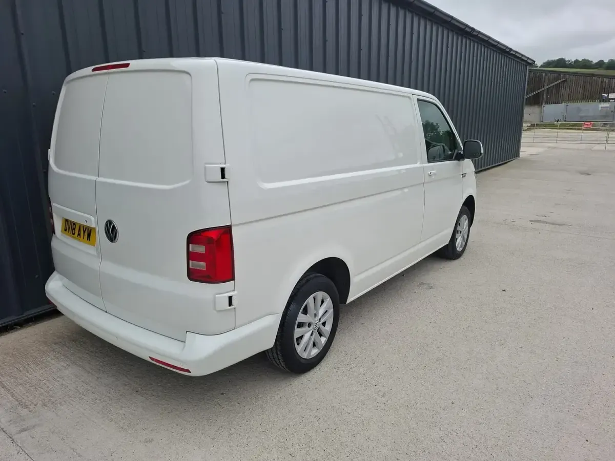 Used VW T6 Highline 102 HP (75 kW) 2018 White Van