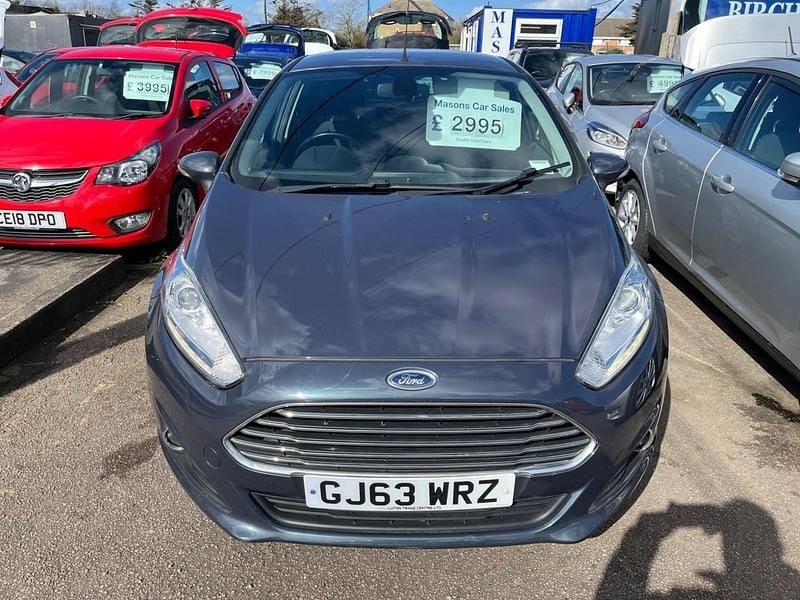 Used Ford Fiesta Titanium 125 HP (91 kW) 2013 Grey Hatchback