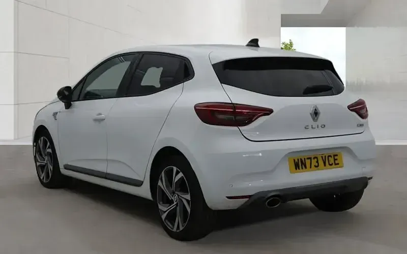 Used Renault Clio RS Line 90 HP (66 kW) 2023 White Hatchback