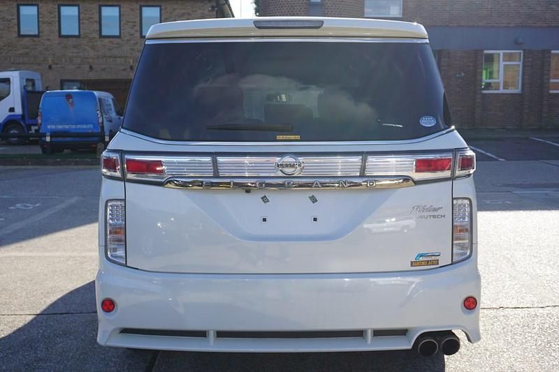 Used Nissan Elgrand 2026 White MPV