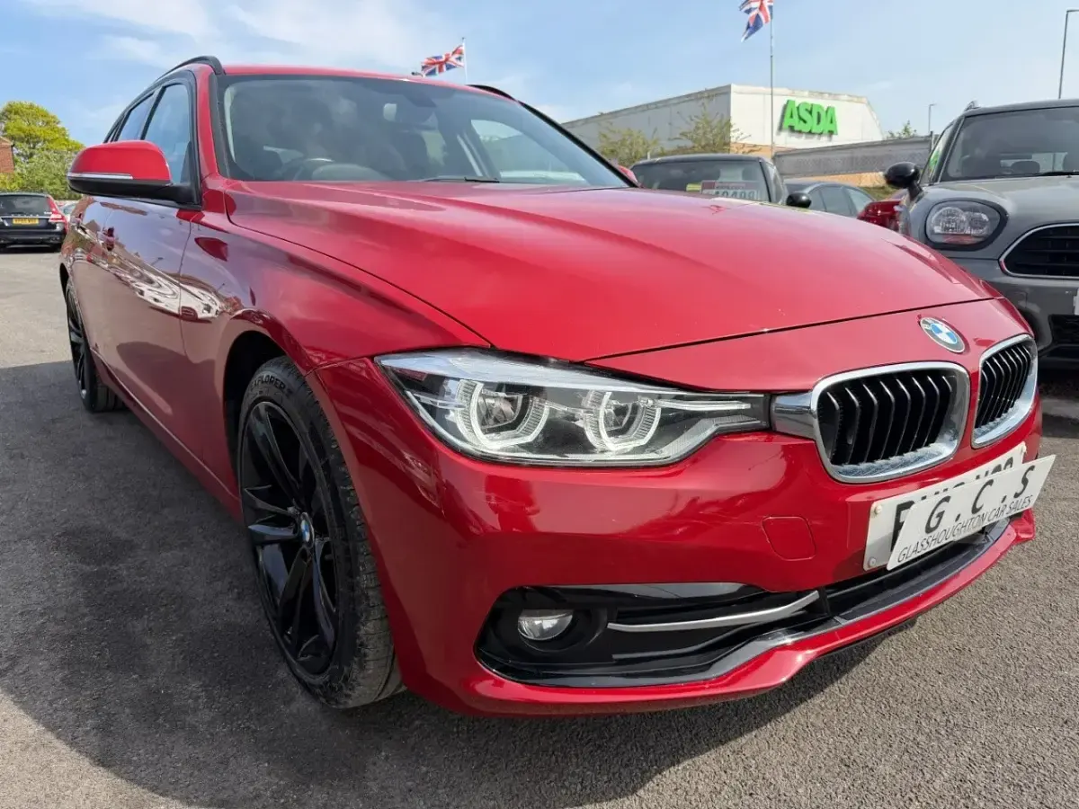 Used BMW 318 Sport Line 150 HP (110 kW) 2018 Red Estate
