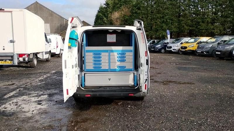 Used Nissan e-NV200 Tekna 80 kW (109 HP) 2020 White MPV