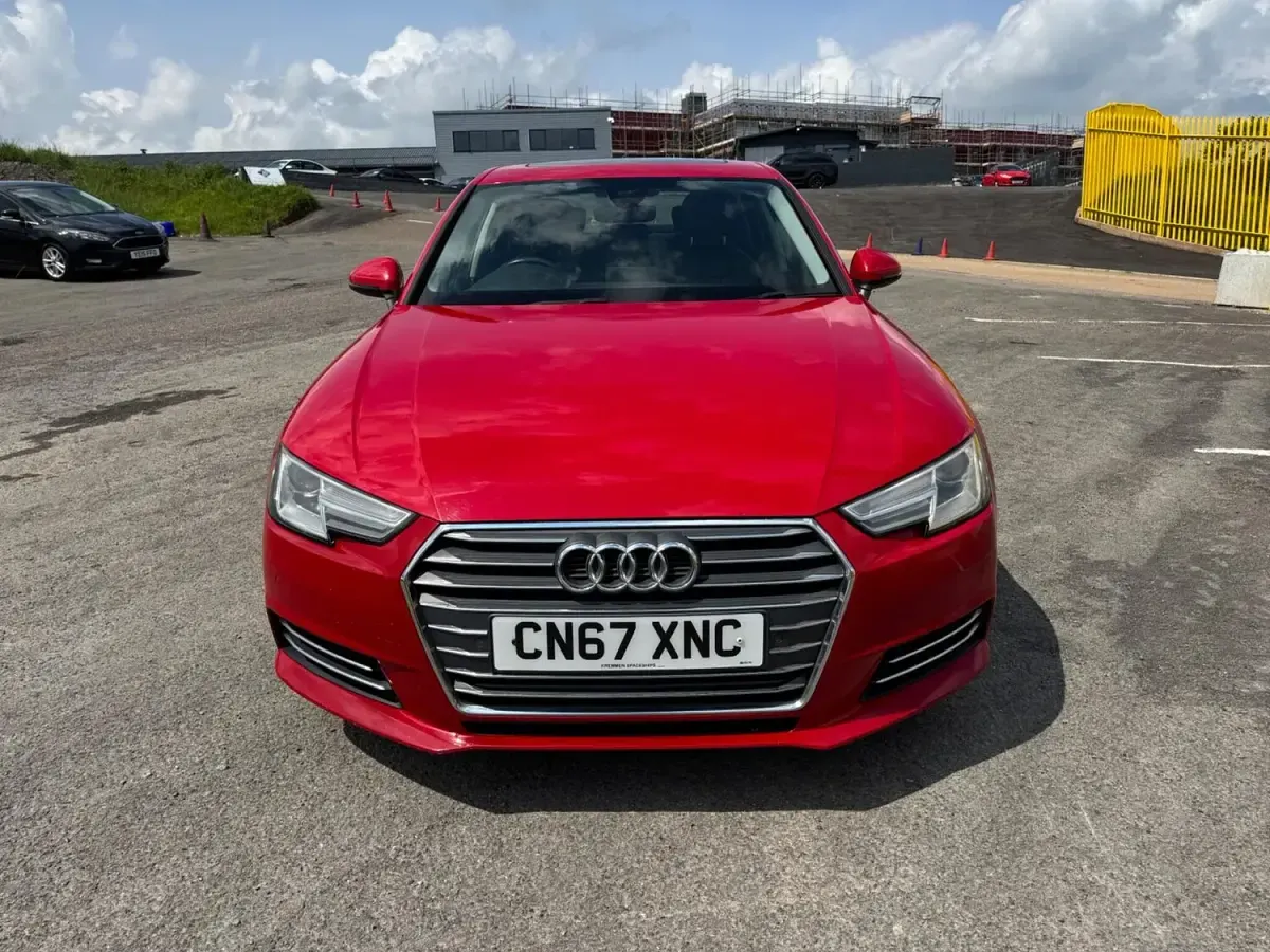 Used Audi A4 Sport 190 HP (139 kW) 2017 Red Sedan