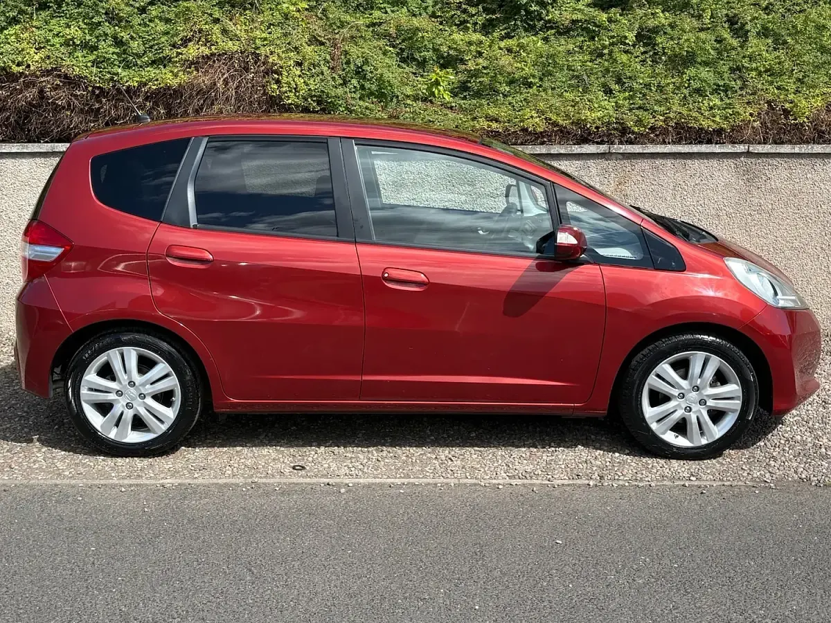 Used Honda Jazz ES 99 HP (72 kW) 2014 Red Hatchback