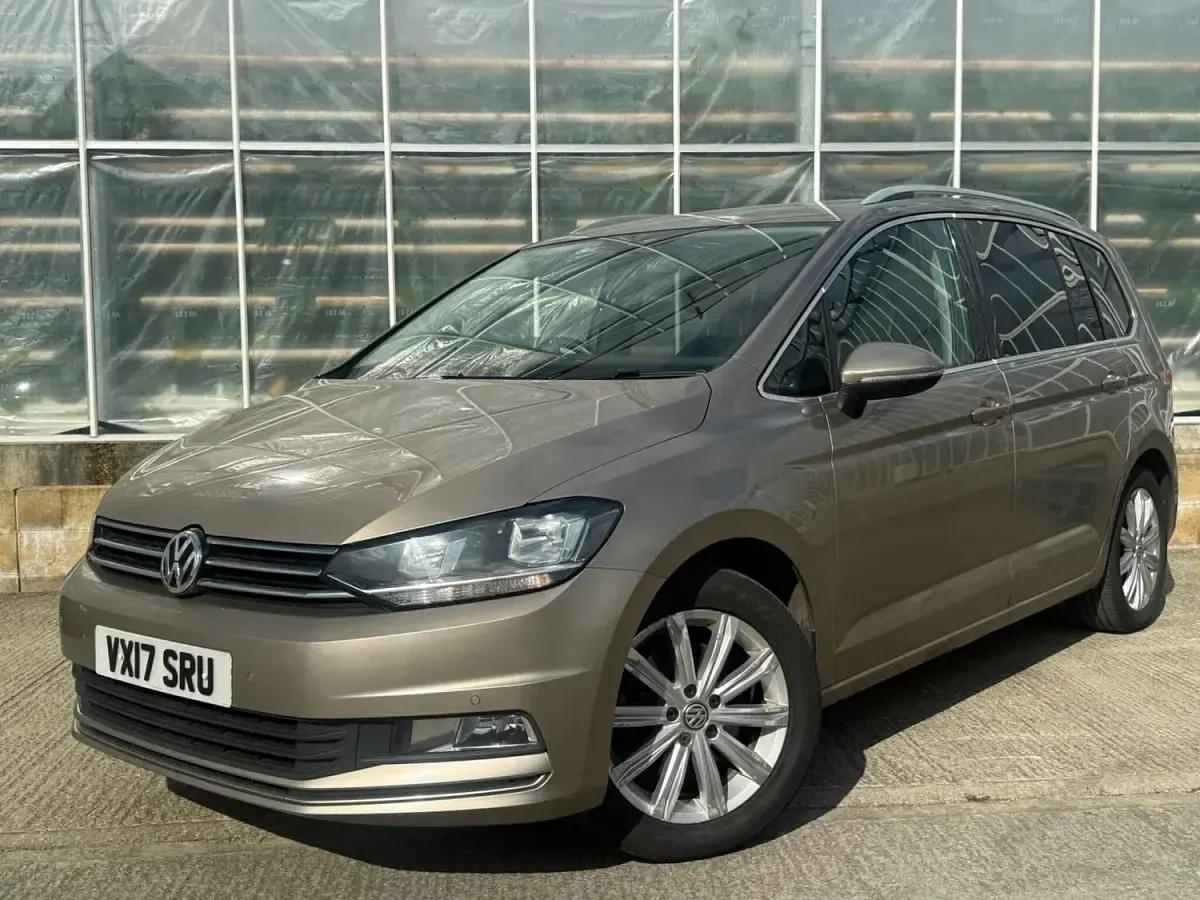 Used VW Touran SEL 150 HP (110 kW) 2017 Beige MPV