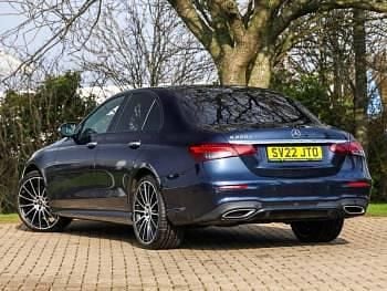 Used Mercedes E200 AMG line 200 HP (147 kW) 2022 Blue Estate