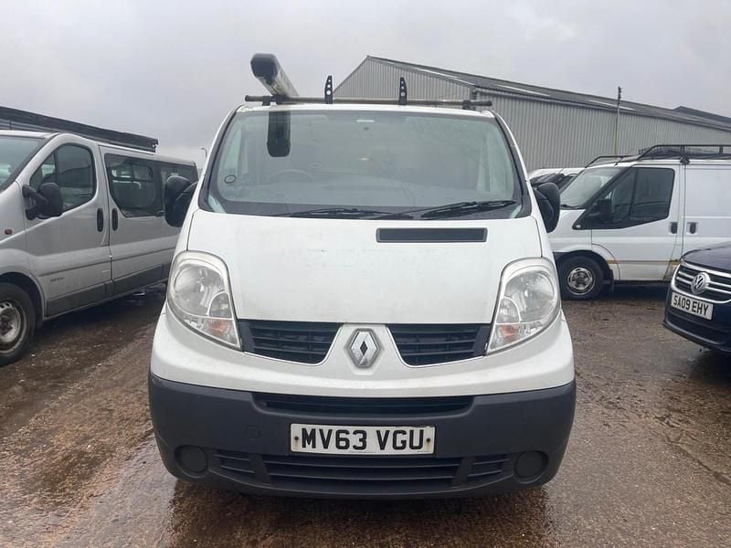 Used Renault Trafic 115 HP (84 kW) 2013 White MPV