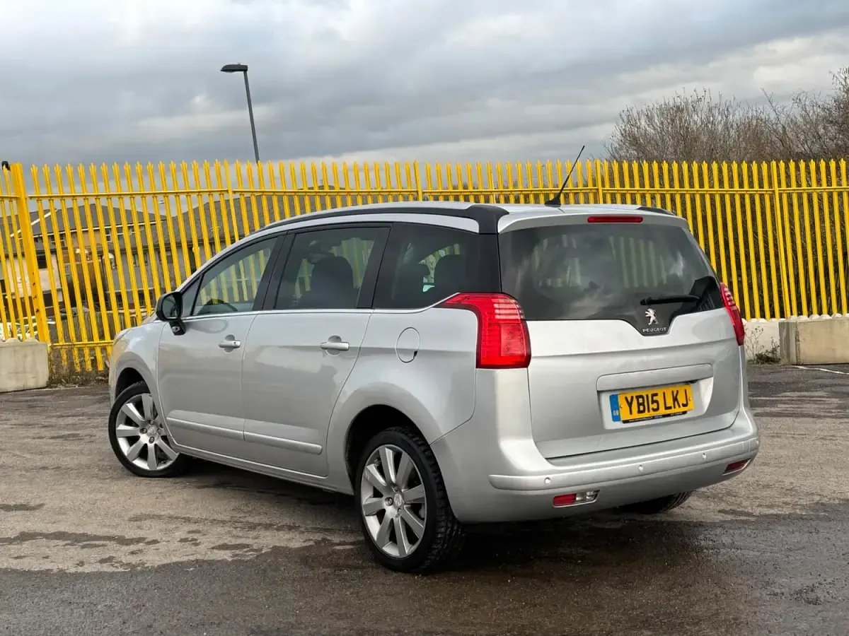 Used Peugeot 5008 Allure 120 HP (88 kW) 2015 Silver MPV