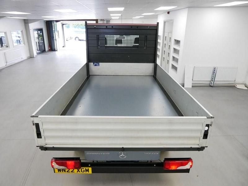 Used Mercedes Sprinter Progressive 170 HP (125 kW) 2022 Blue Van