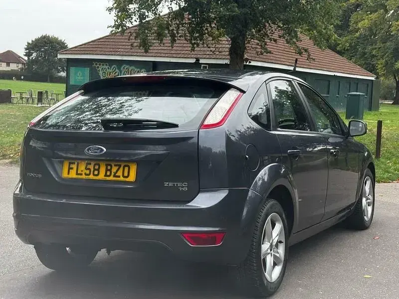 Used Ford Focus Zetec 99 HP (72 kW) 2008 Grey Hatchback
