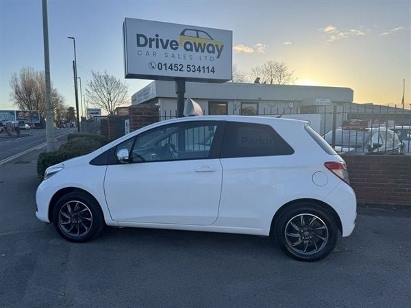 White Used 2013 Toyota Yaris Edition Hatchback | £4,300 (Fair price) - Image 1/1