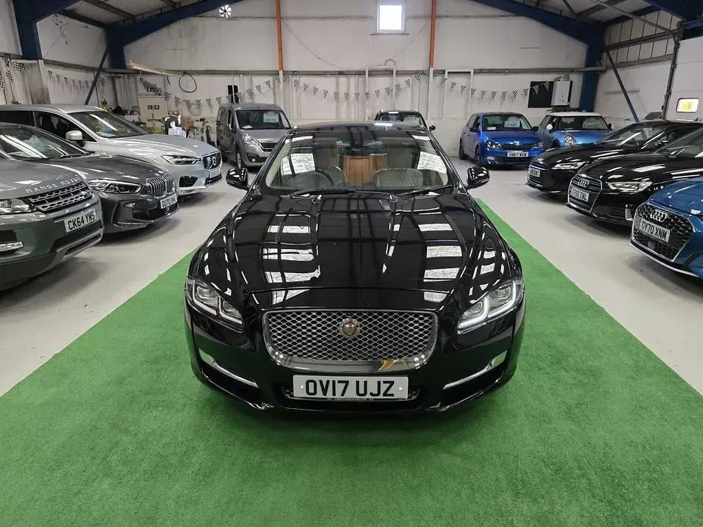 Used Jaguar XJ Portfolio 300 HP (220 kW) 2017 Black Sedan