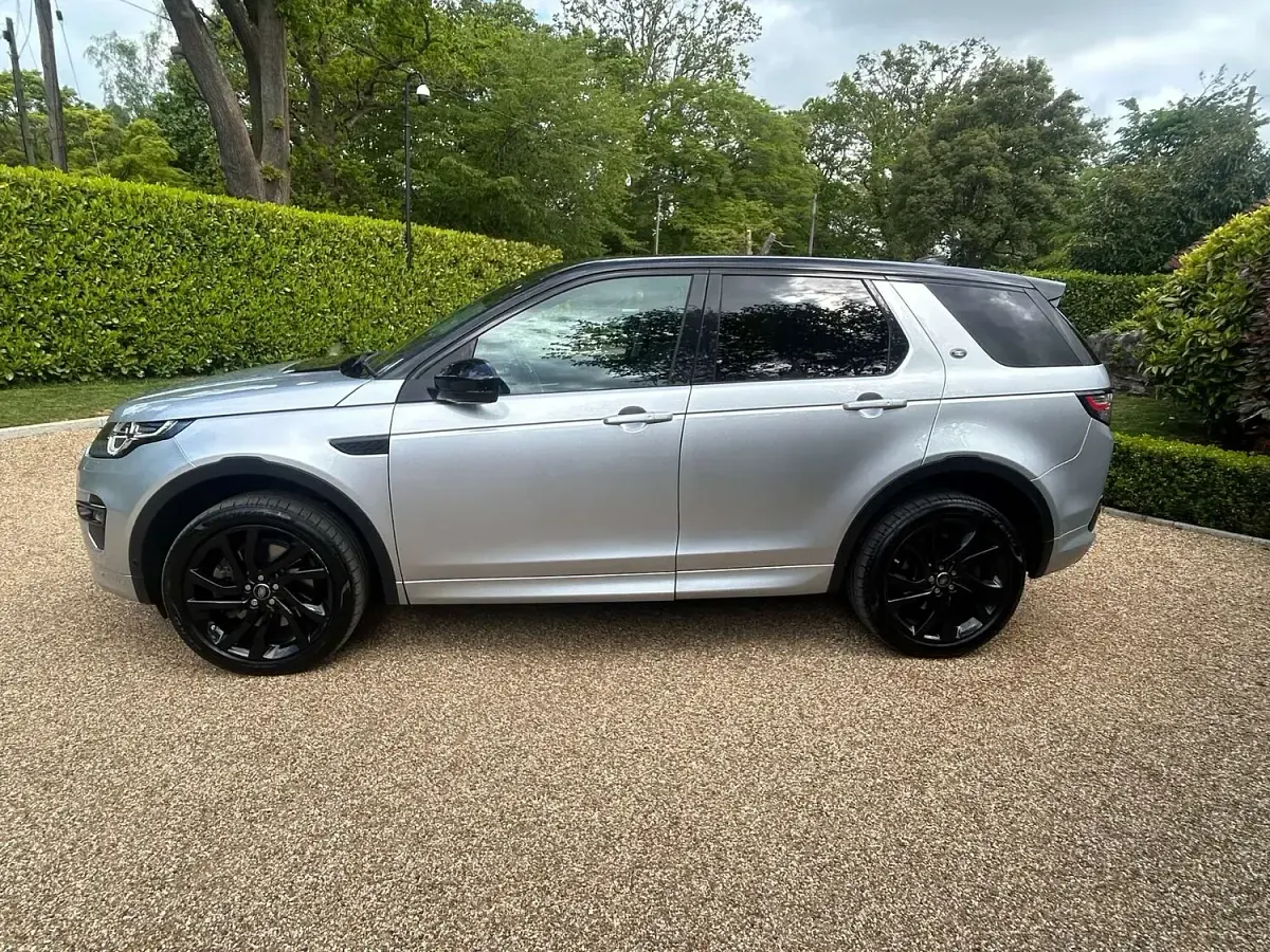 Used Land Rover Discovery Sport HSE Dynamic 240 HP (176 kW) 2018 Silver SUV