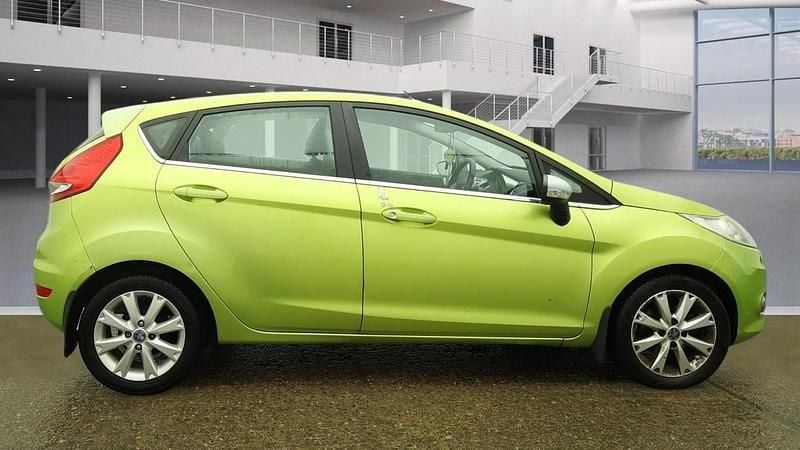 Used Ford Fiesta Zetec 96 HP (70 kW) 2009 Green Hatchback