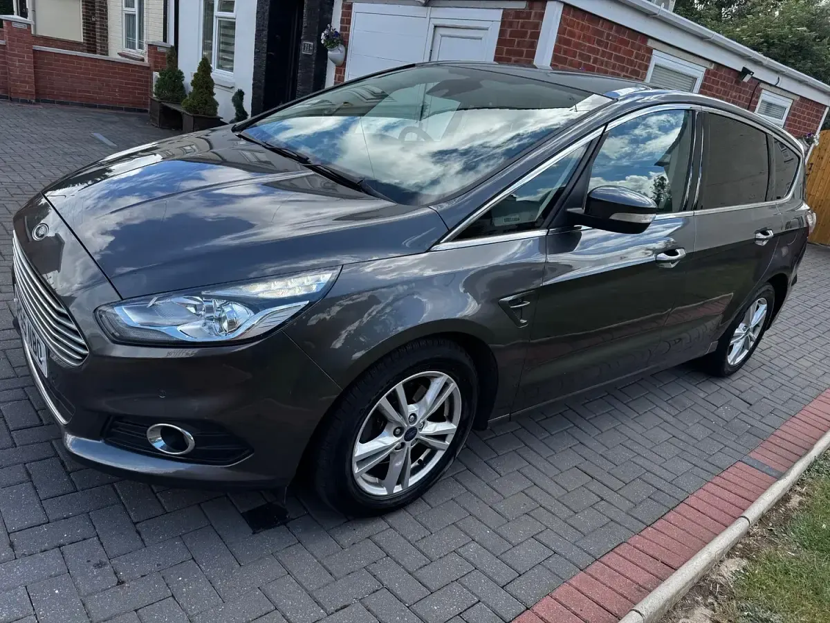 Used Ford S-MAX Titanium 150 HP (110 kW) 2015 Grey MPV