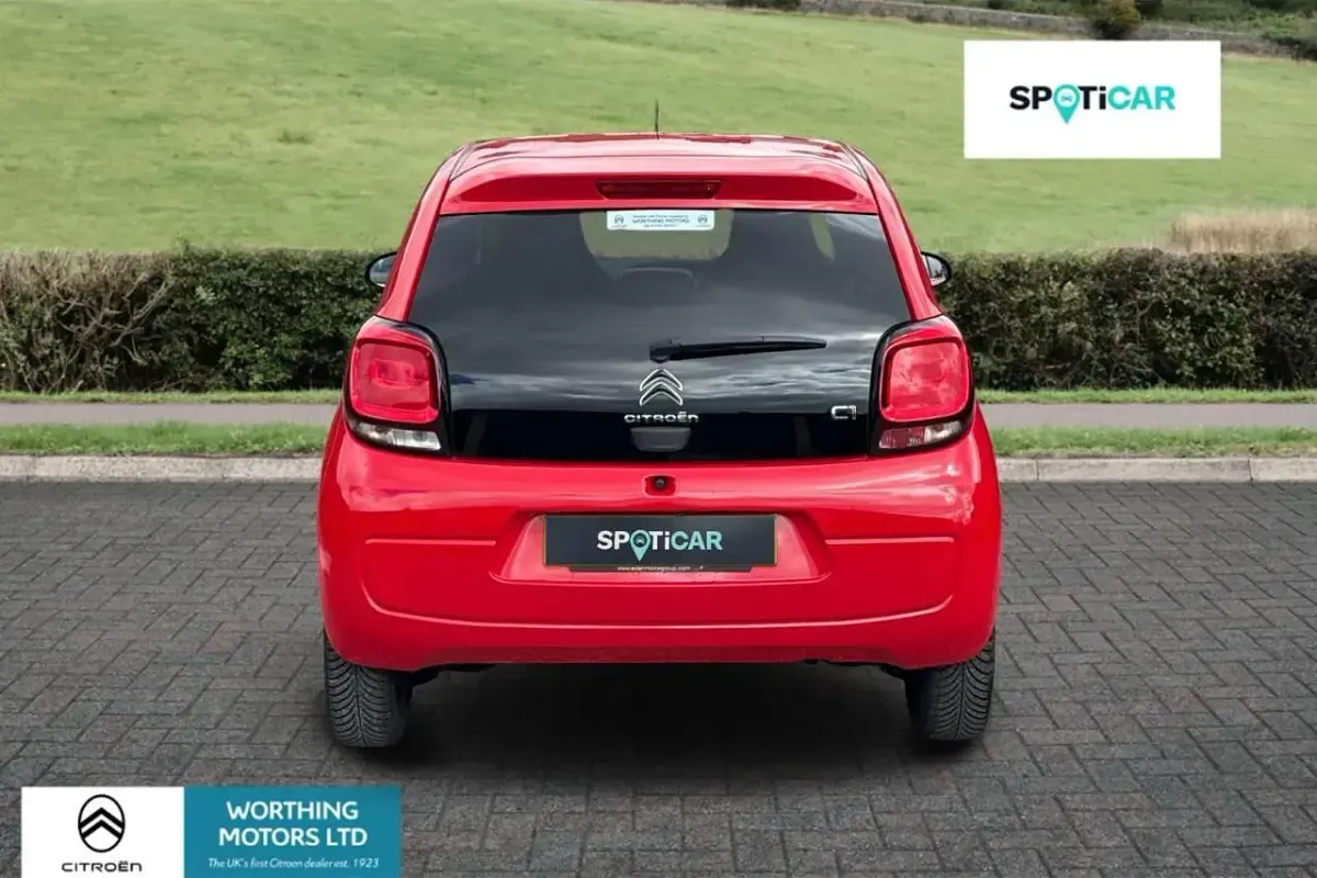 Used Citroën C1 Shine 71 HP (52 kW) 2021 Red Hatchback
