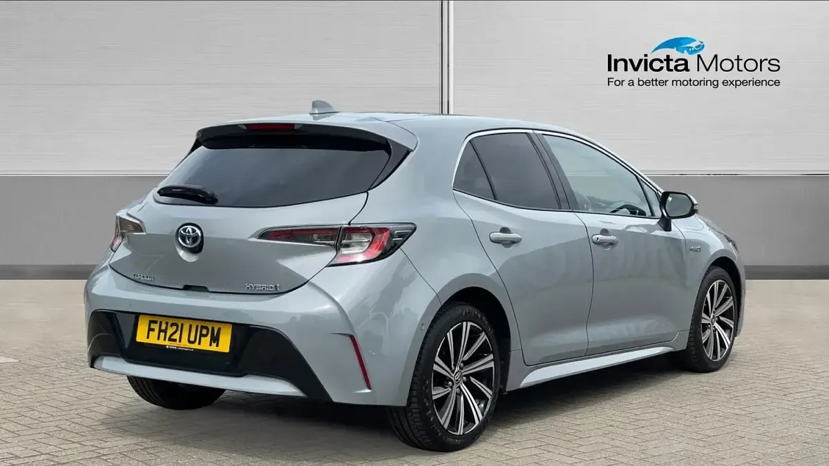 Used Toyota Corolla Design 122 HP (89 kW) 2021 Grey Hatchback
