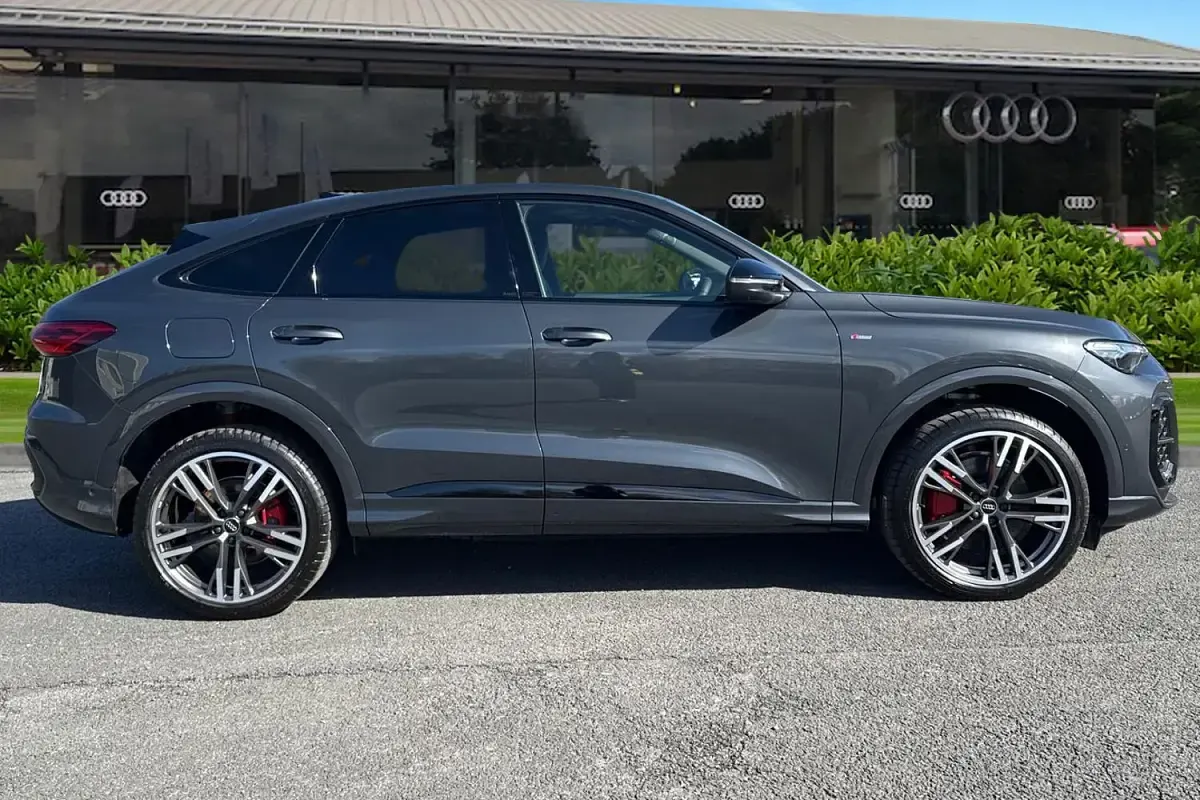 New Audi Q5 Sportback Advanced 204 HP (150 kW) 2026 Grey SUV