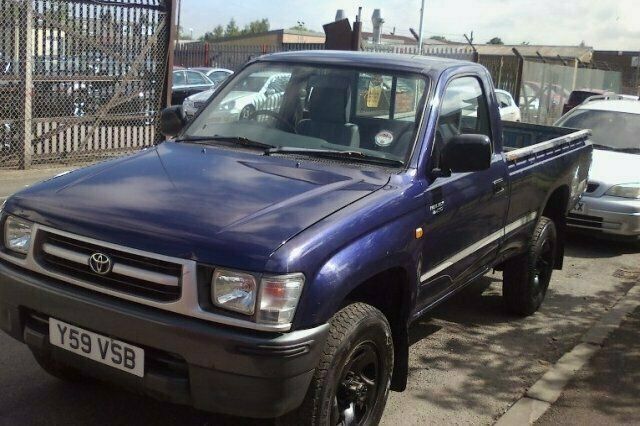 Used 2001 Toyota HiLux Pickup | £3,295 - Image 1/4