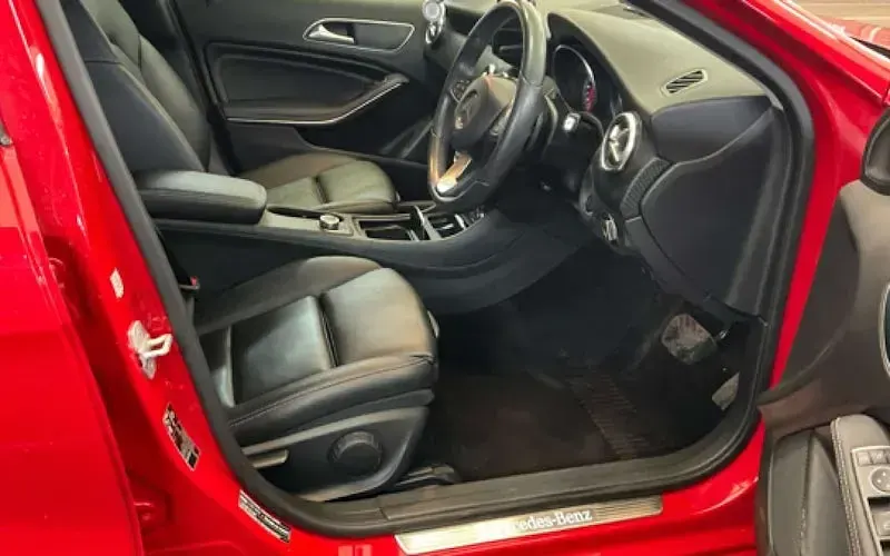 Used Mercedes A180 Premium 109 HP (80 kW) 2017 Red Hatchback