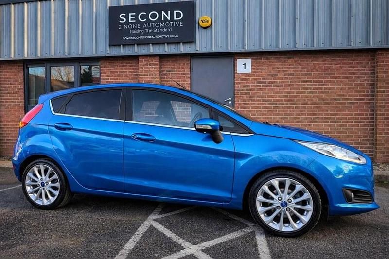 Used Ford Fiesta Titanium X 100 HP (73 kW) 2015 Blue Hatchback