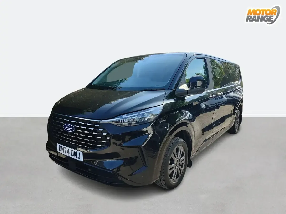 Usado Ford Tourneo Custom Titanium 136 HP (100 kW) 2024 Preto Van