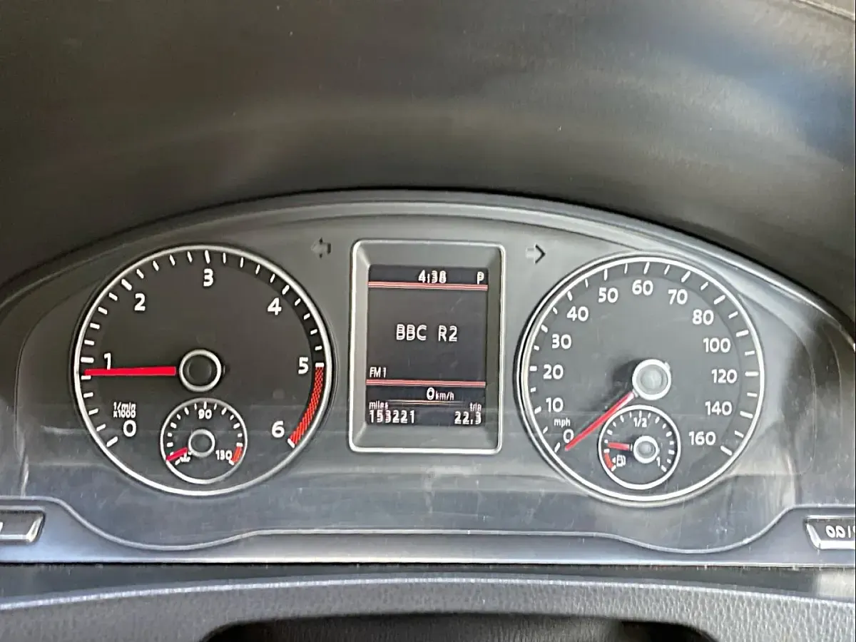 Used VW Caravelle Executive 180 HP (132 kW) 2012 Beige Van
