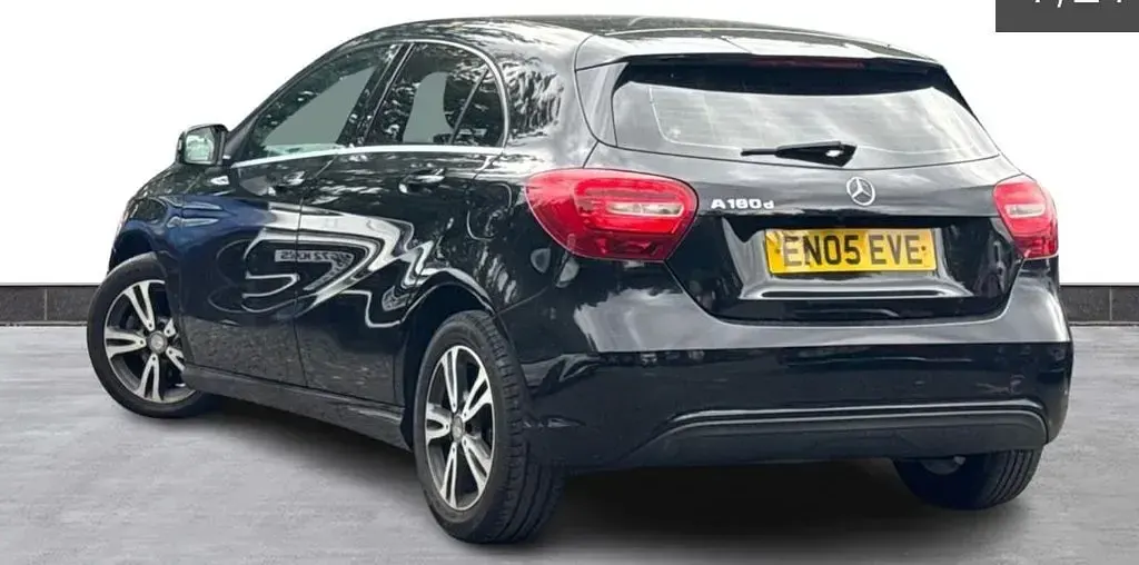 Used Mercedes A180 SE 109 HP (80 kW) 2016 Black Hatchback
